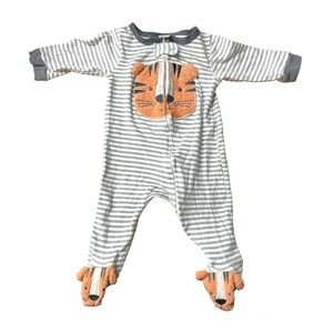 ✨BABY STRIPED FOX FOOTIE✨